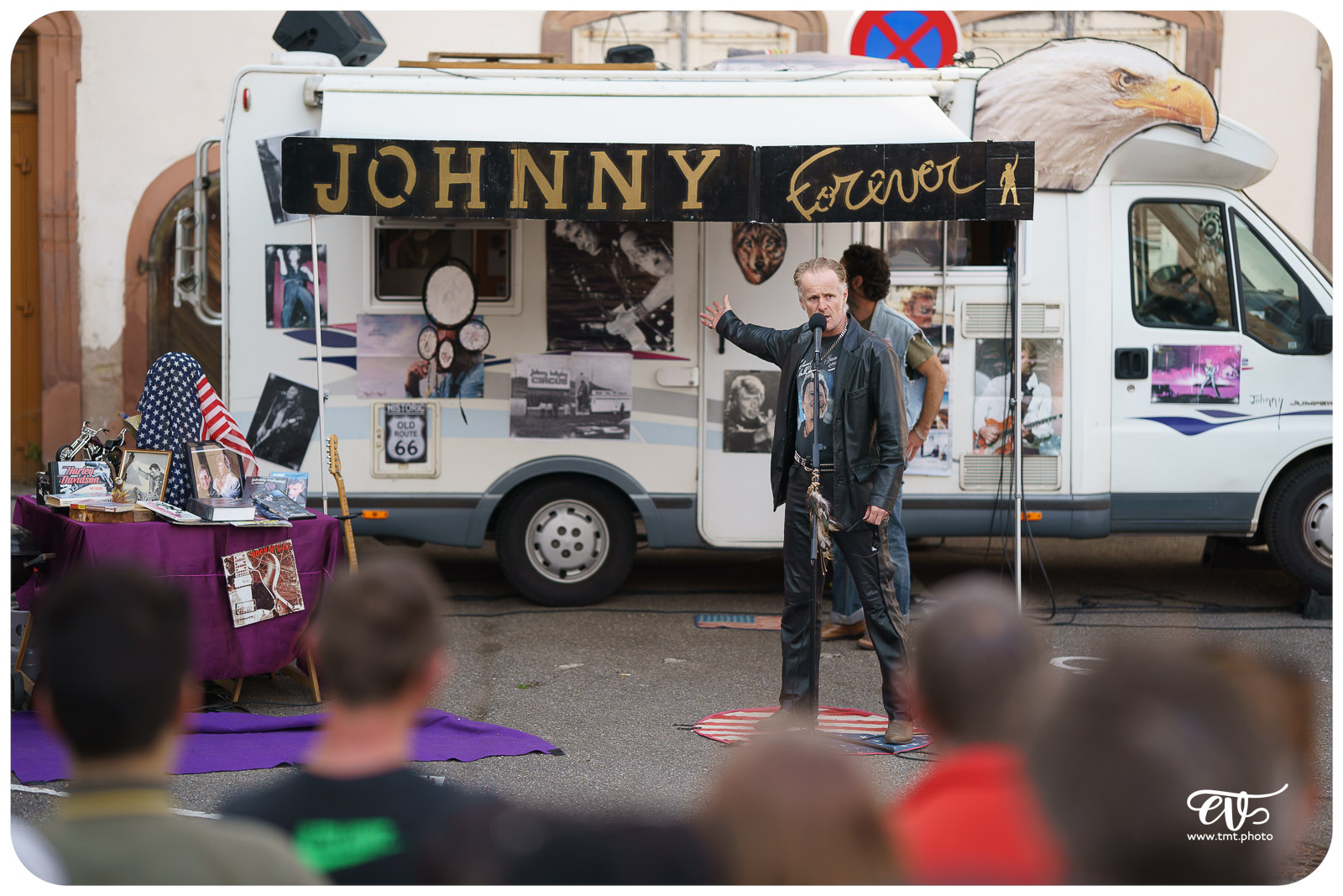 JOHNNY FOREVER (THE FIVE FOOT FINGERS)